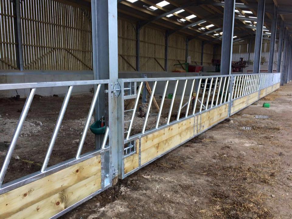 Heavy Duty Cattle Feed Barrier with Timber Skirt as Gate 